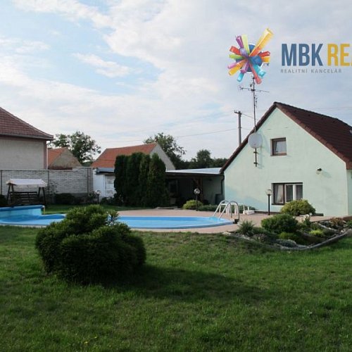 Prodej hezkého RD 5+1 s bazénem (celoročně obyvatelné chalupy) v Horních Dubňanech