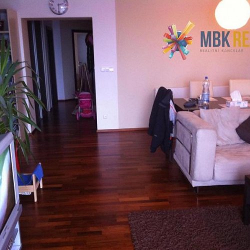 Pronájem nadstandardního bytu 4+kk v oblasti Brněnské přehrady