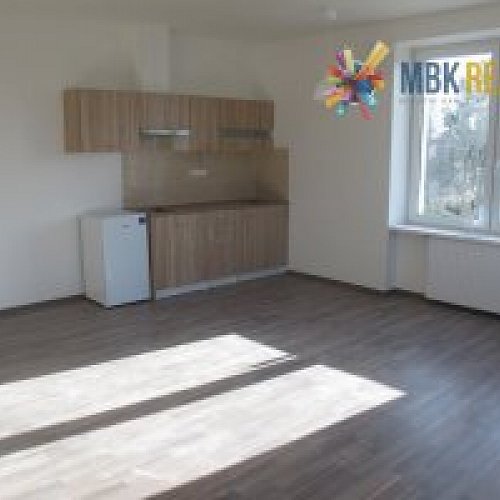 Pronájem nově opraveného bytu 1+kk na ulici Markéty Kuncové